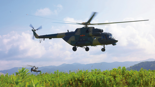 陸軍某旅開展飛行訓練